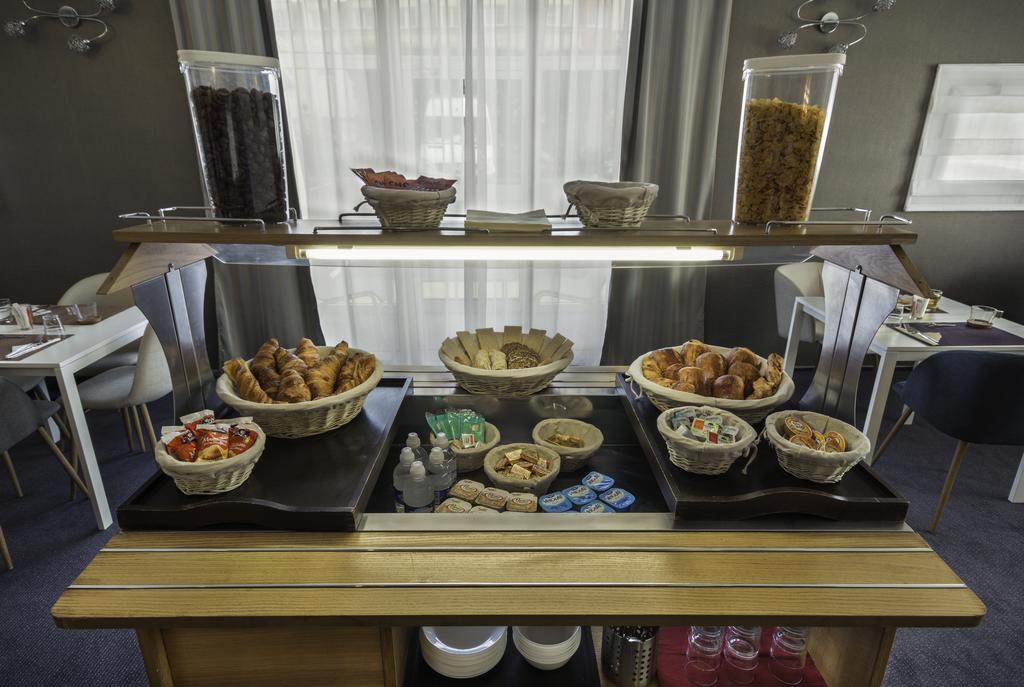 Hotel Kyriad Direct 2*