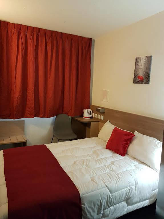 Kyriad Direct Hotel