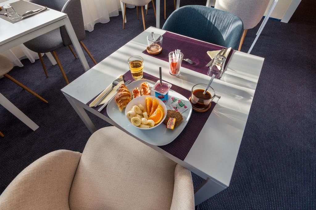 Hotel Kyriad Direct